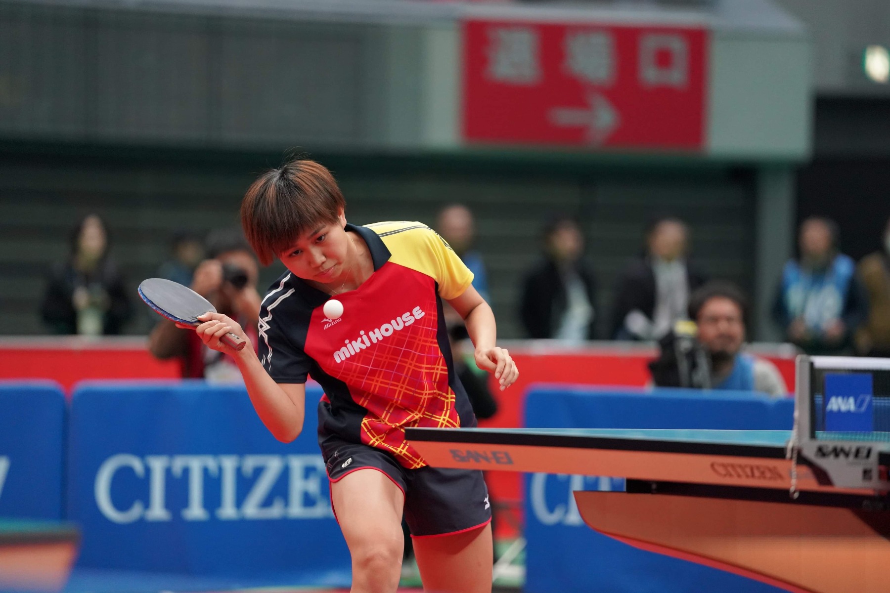 試合をする佐藤選手