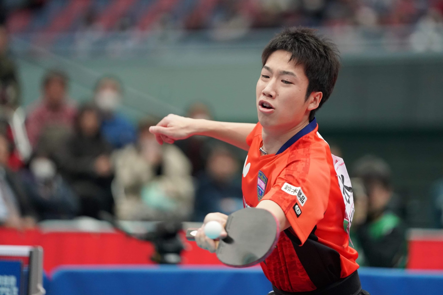 試合をする水谷選手