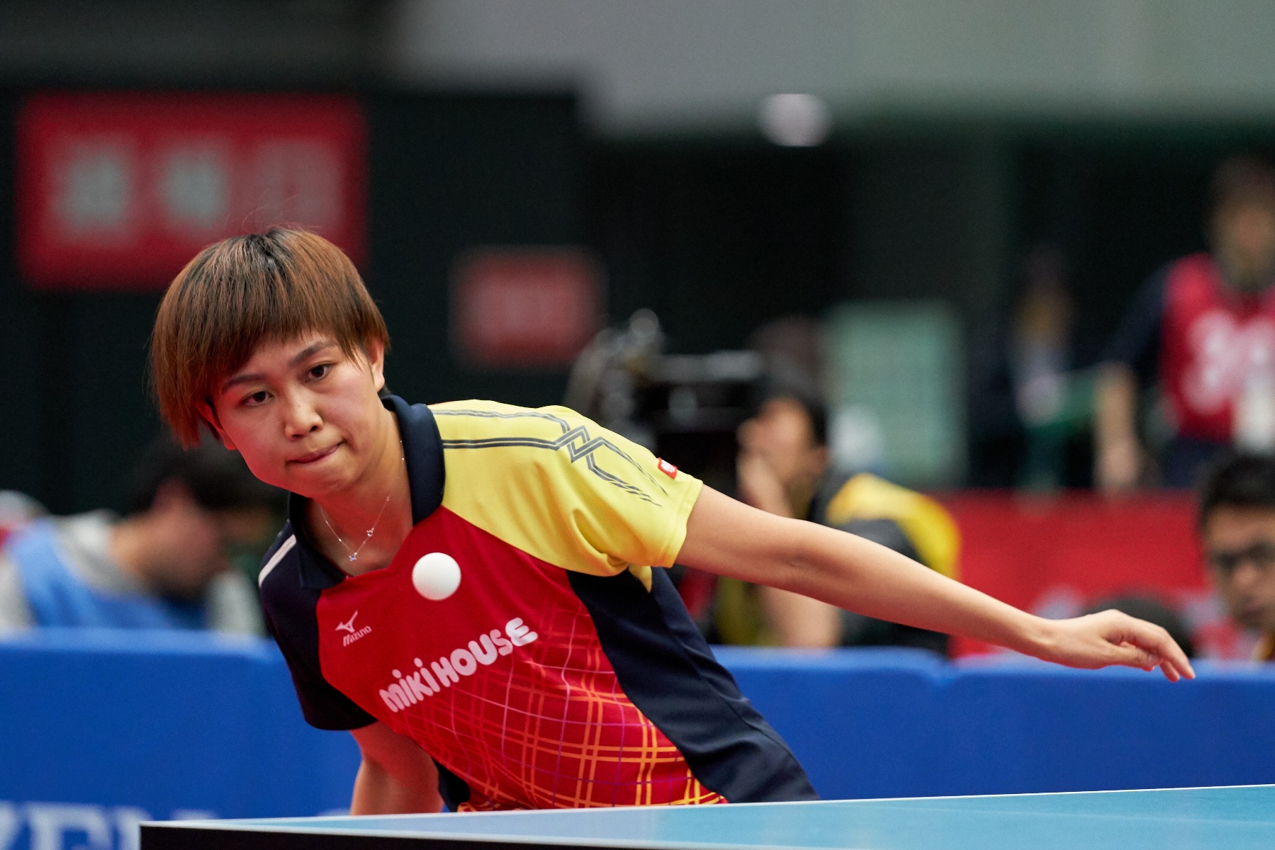 試合をする佐藤選手