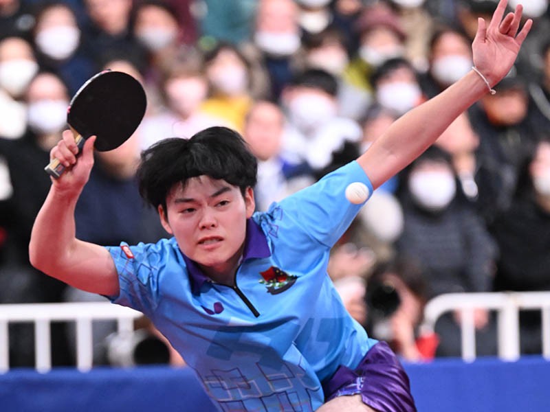 大きく動かされてもボールに食らいつき、川上にプレッシャーを与えて勝ち切った谷垣