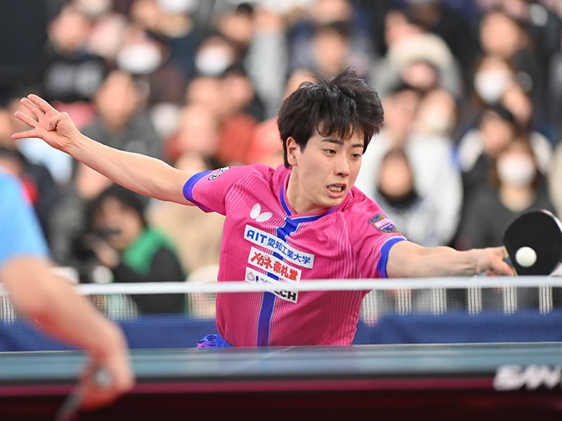 昨年に続いて谷垣に勝利した篠塚。この大会、尻上がりに調子を上げており、決勝でのパフォーマンスにも期待がかかる