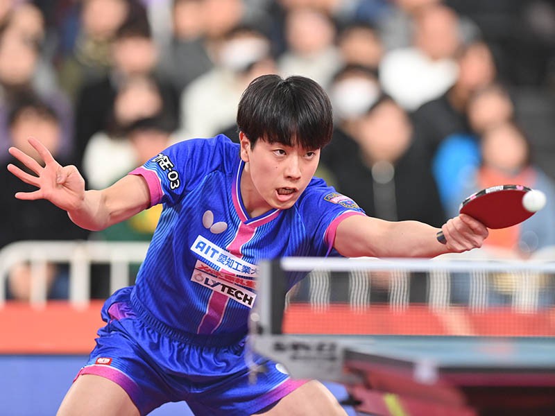 「バック対バックの展開に持ち込みたかったが、そこでも上からたたきこまれた。あんなに強く打ちながらミスをしない選手はほかにいない」と、松島の強さに脱帽の様子だった篠塚